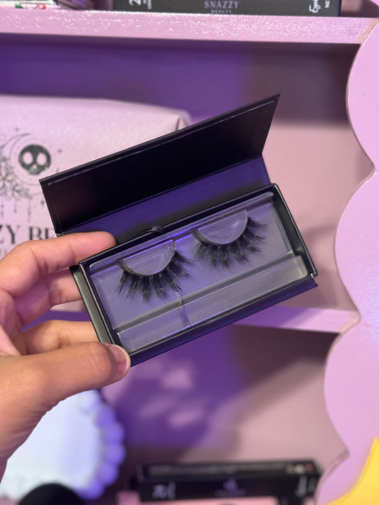 Mystery lashes