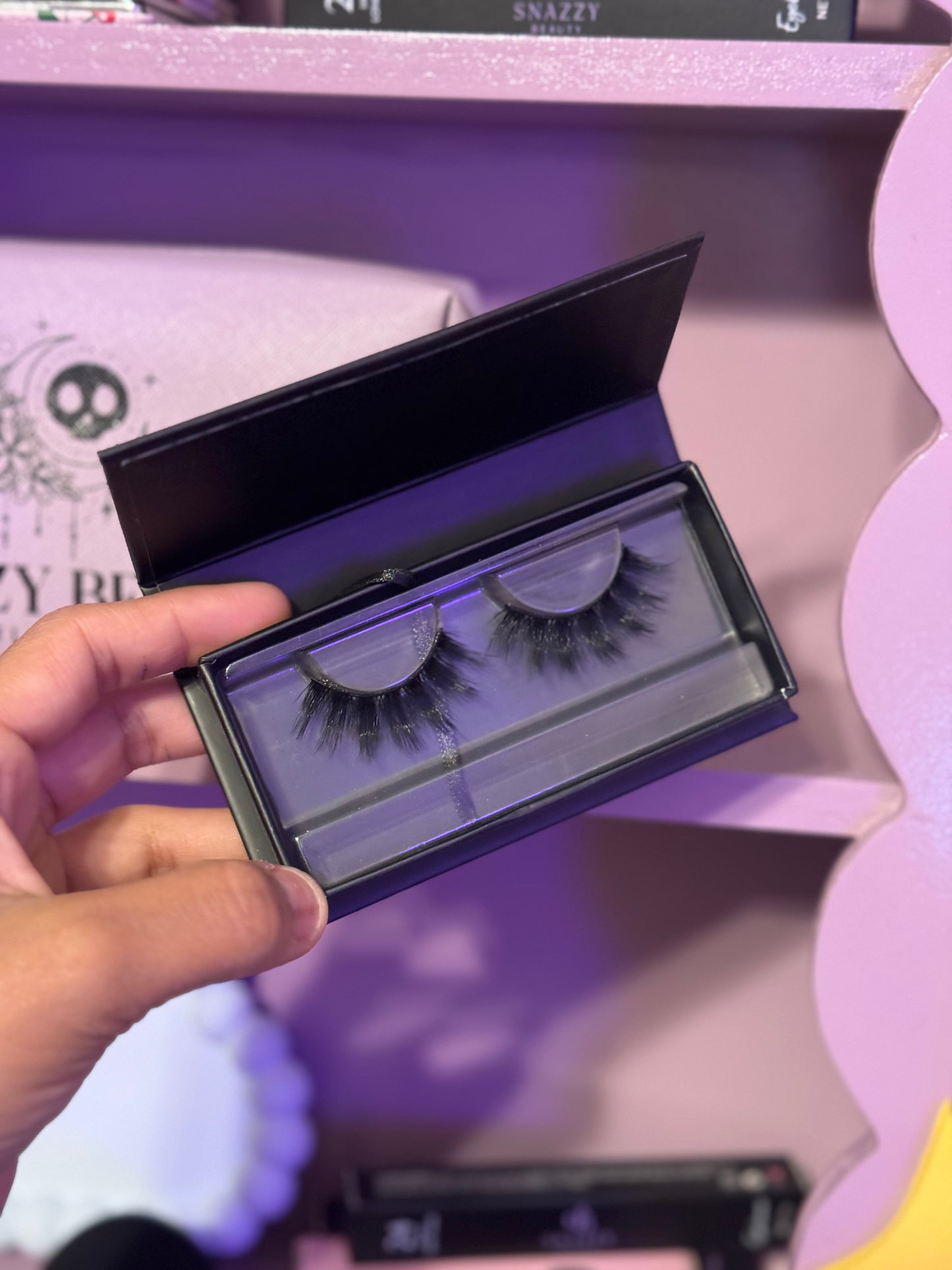 Mystery lashes