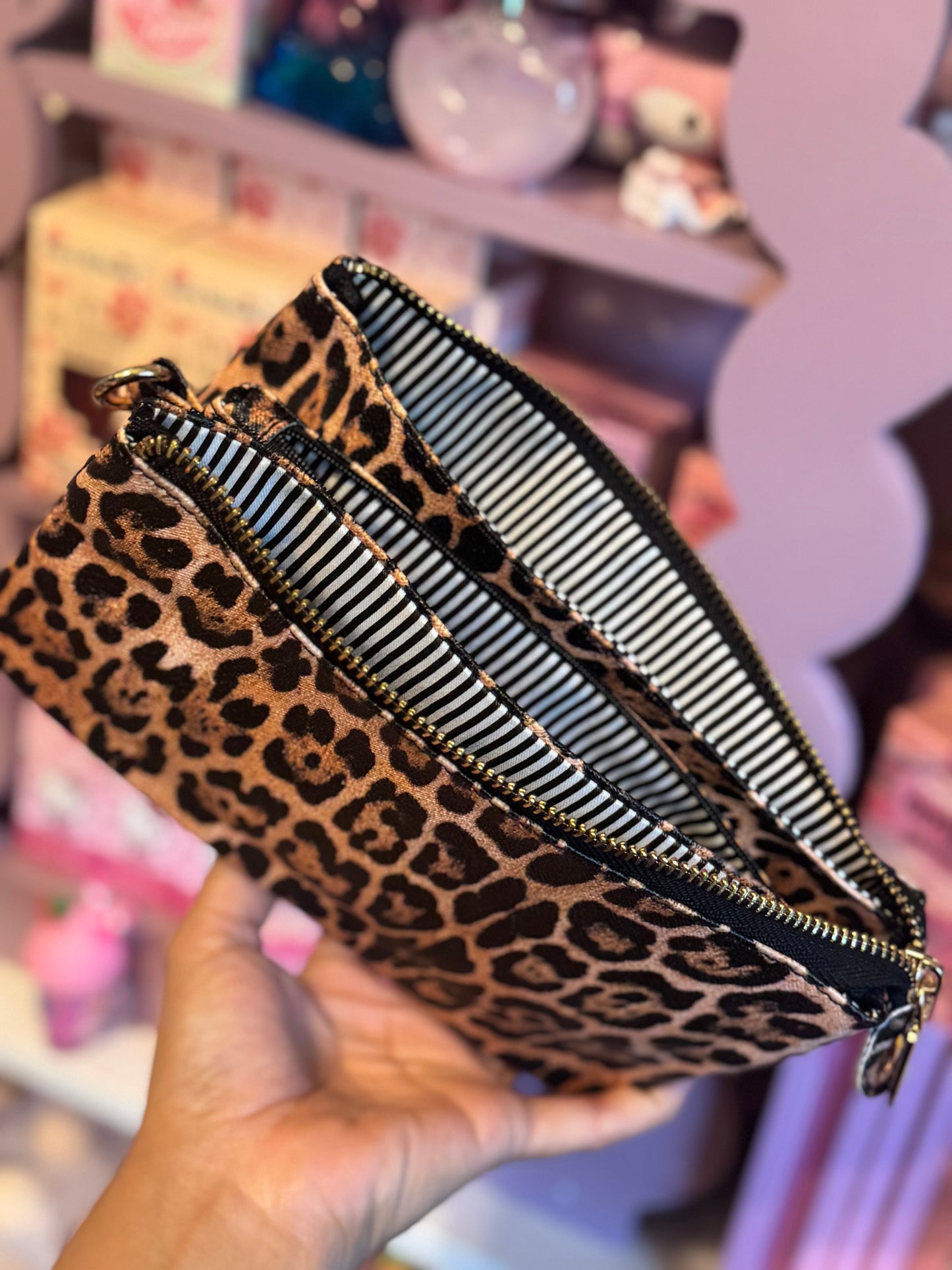 Leopard shoulder bag