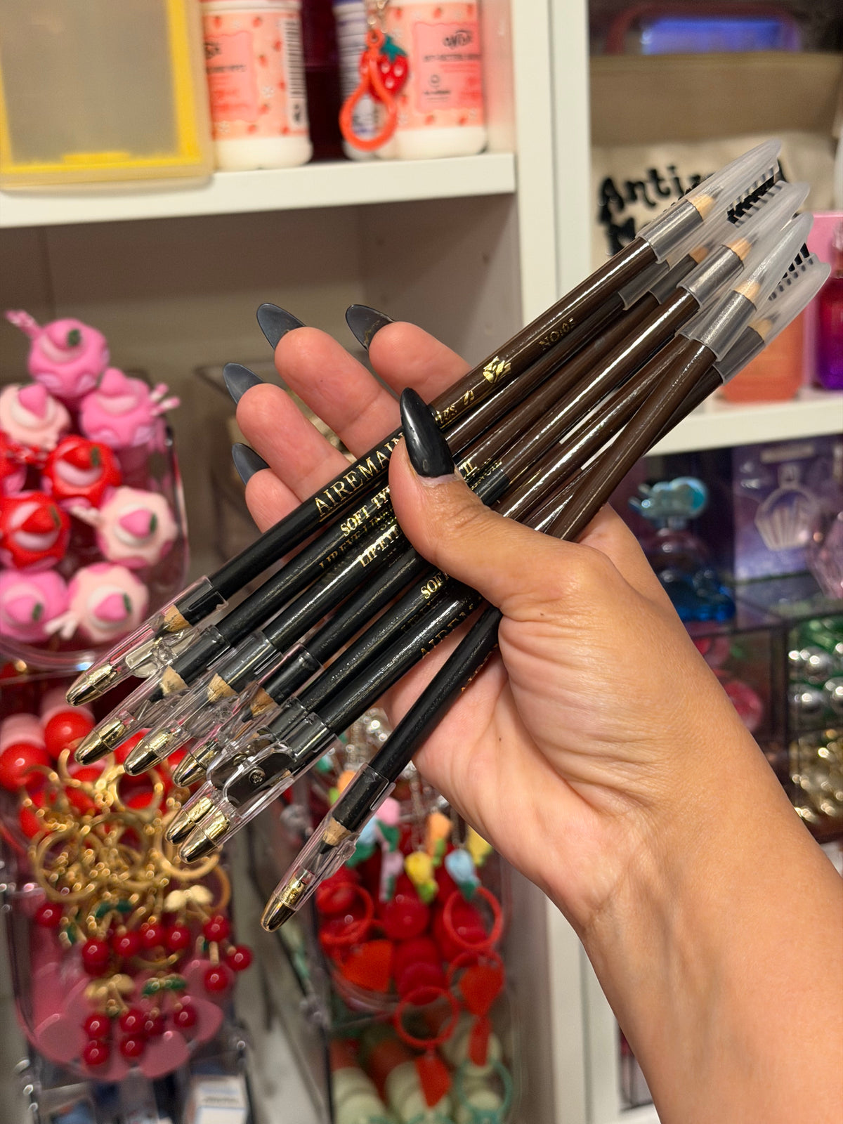 Black / brown makeup pencil