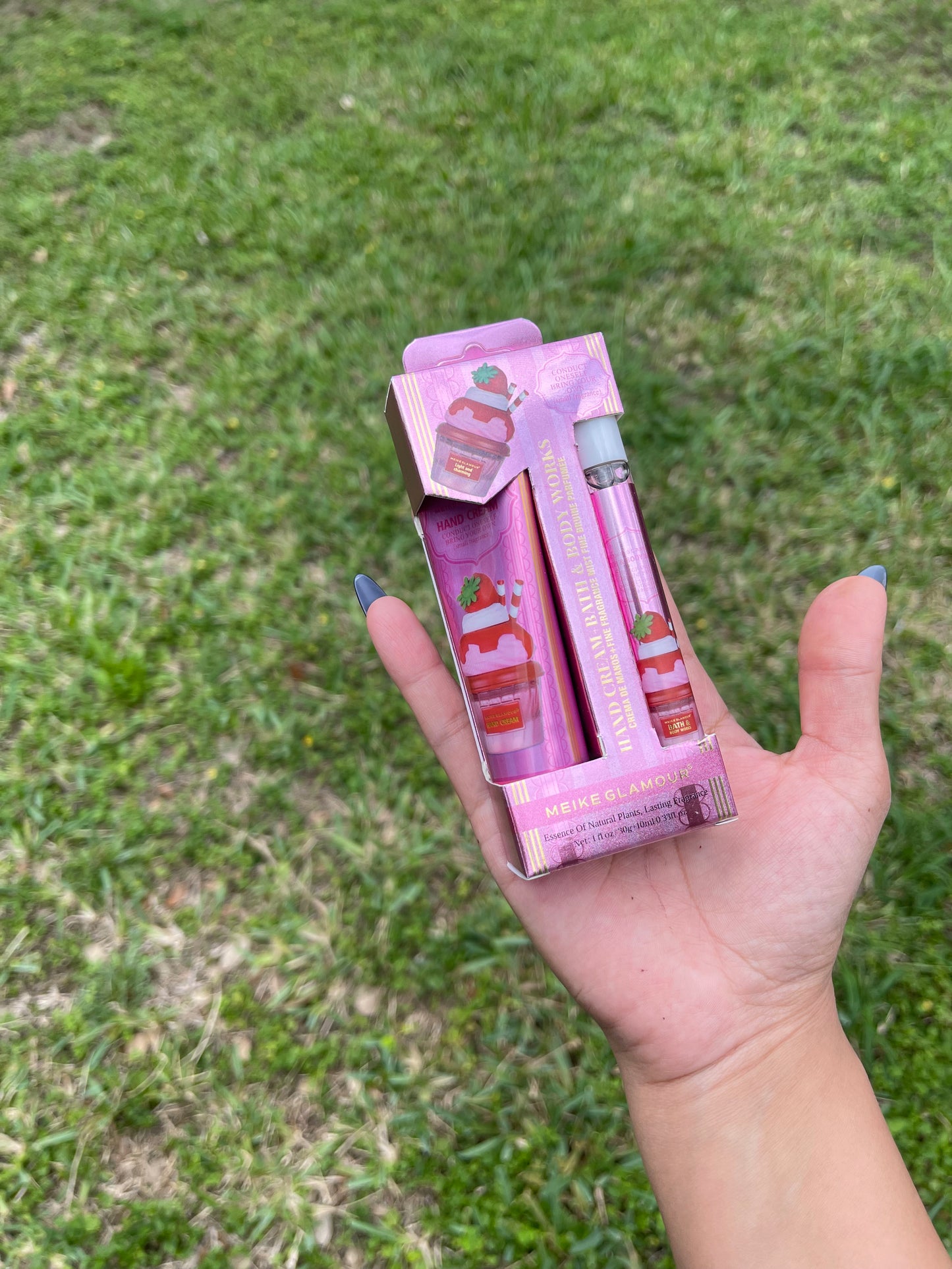 Ice cream cream & mini perfume