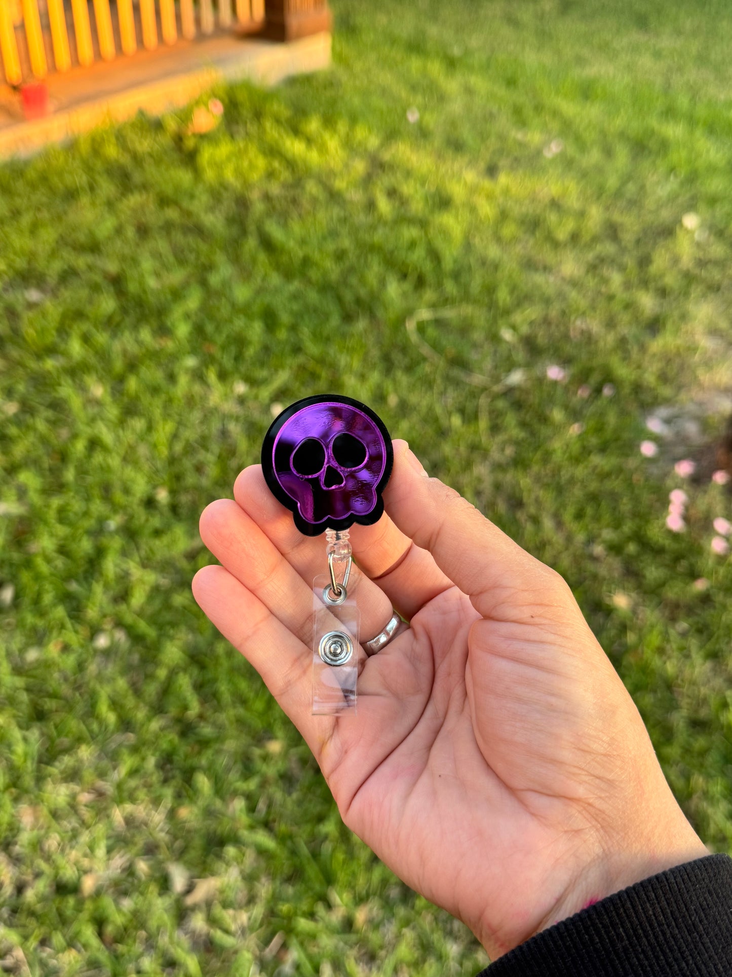 Mirrored badge reel