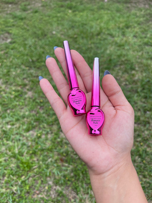 Romance noir eyeliner