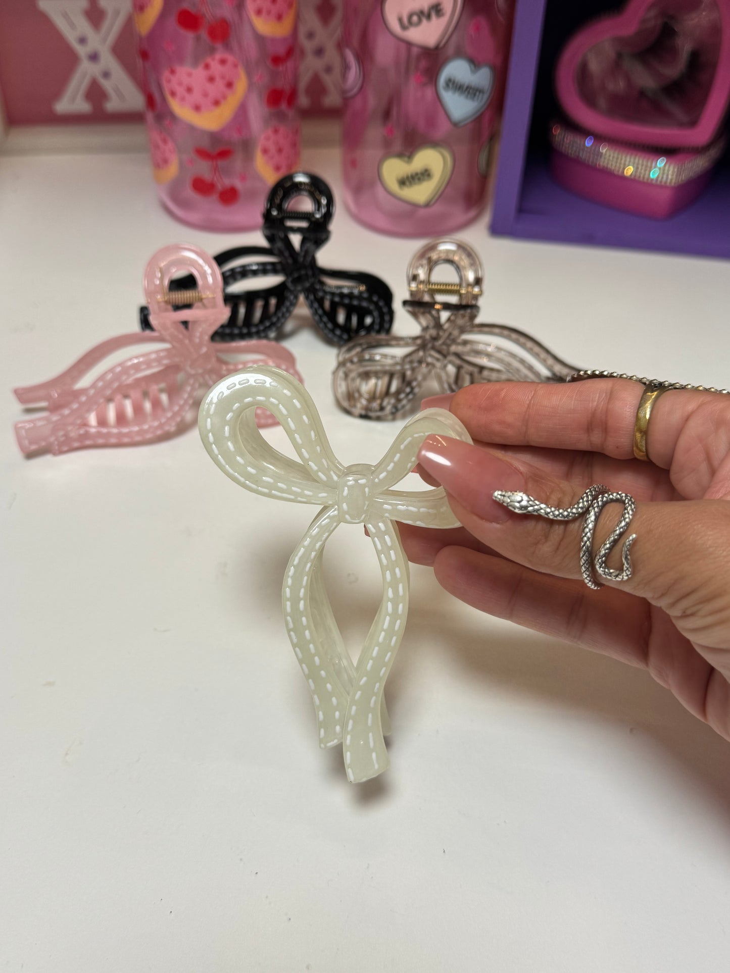 Bow hair clips