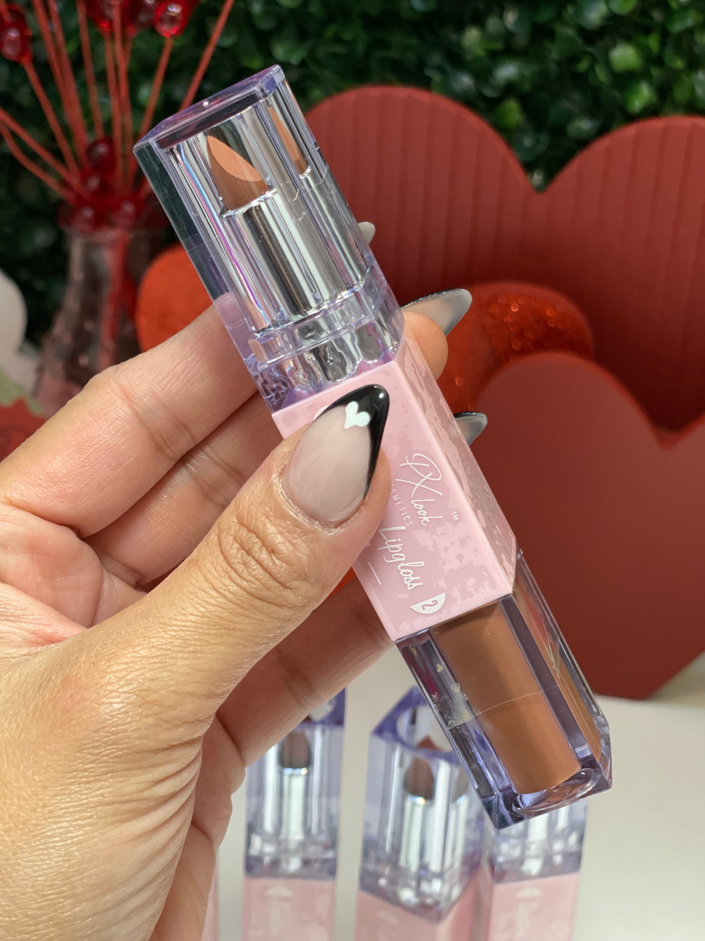 Lipstick & lipgloss 2 in 1