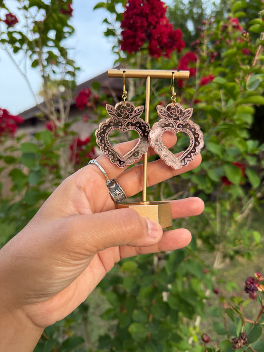 Engraved sacred hearts