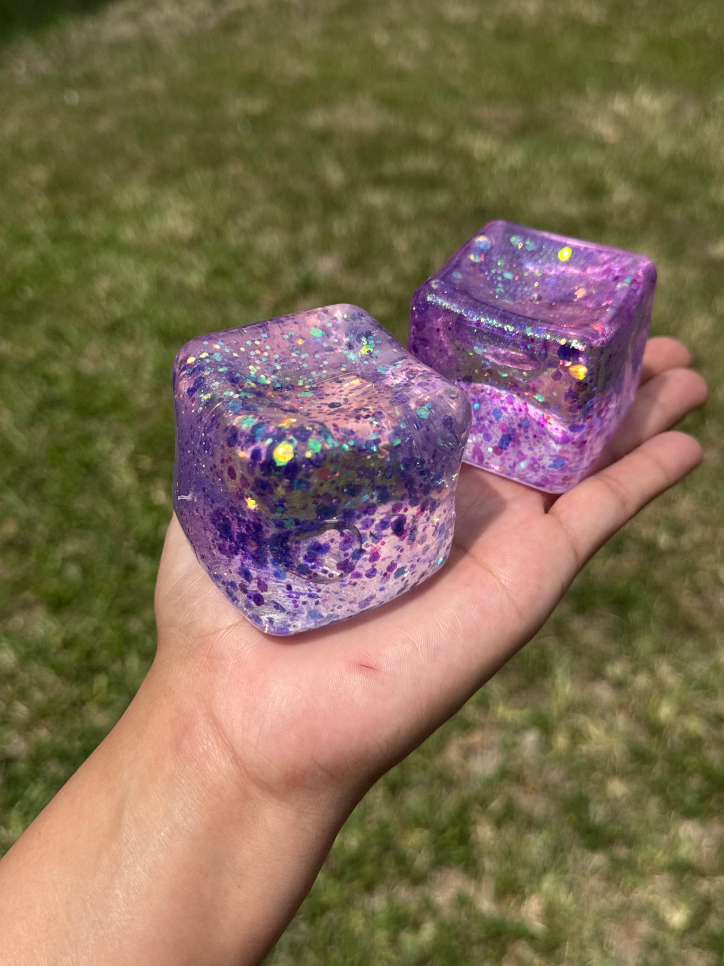 Squish glitter cube