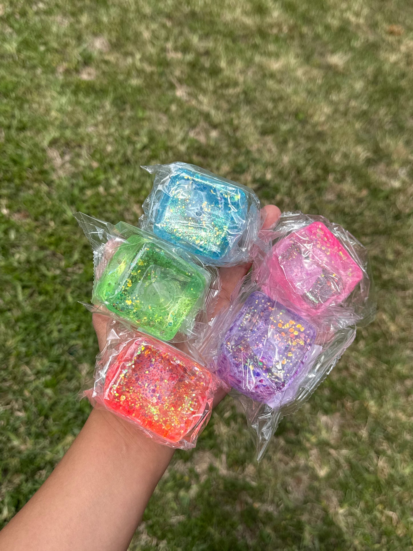 Squish glitter cube